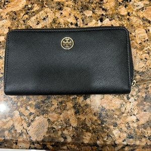 Tory Burch wallet